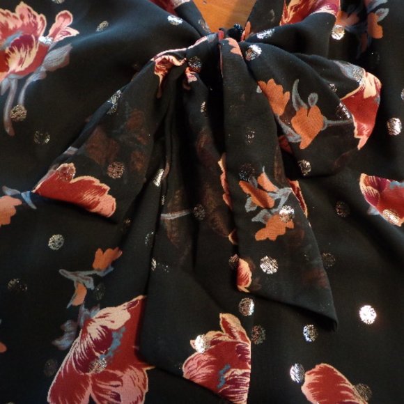 NWT Lush Black Floral Print Tie-Front Skater Dress M - Picture 6 of 11